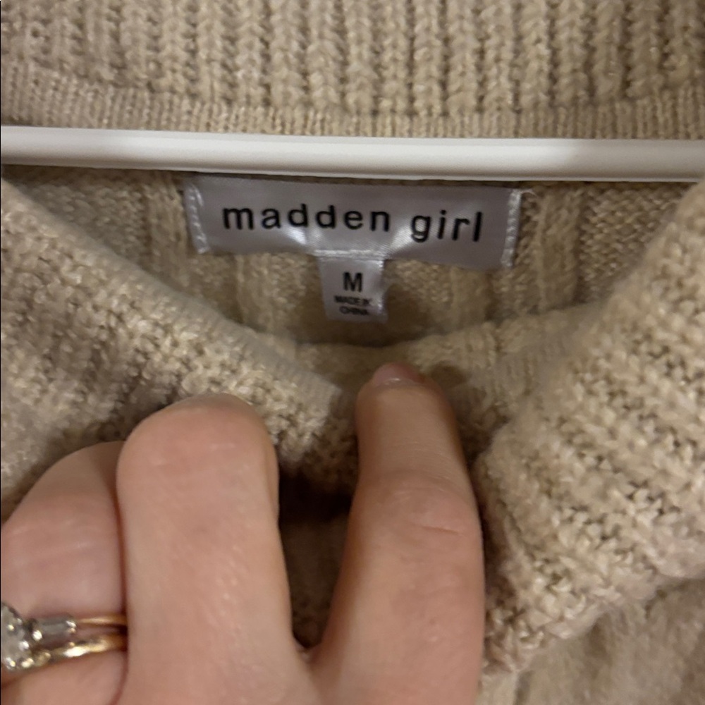 Madden Girl Beige Off-Shoulder Cable Knit Sweater - Picture 4 of 6